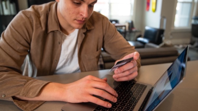 Ödeme adımını basitleştiren checkout tasarımı